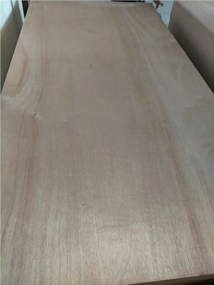 Ehitusklassi ühekordne Okoume vineer