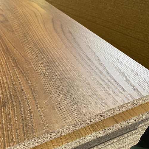 Punane leek aeglustav niiskusekindel MDF
